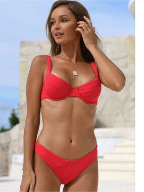 WETCHY BIKINI SET